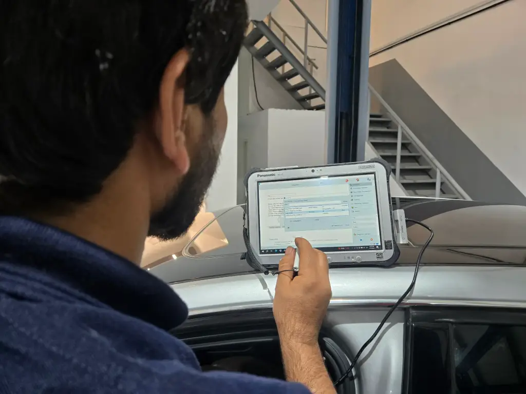 Car Computer coding programming services dubai